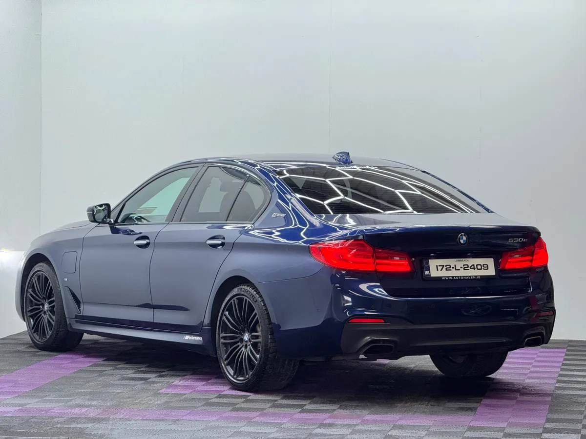 2017 BMW 5-Series 530E M Sport - Image 4