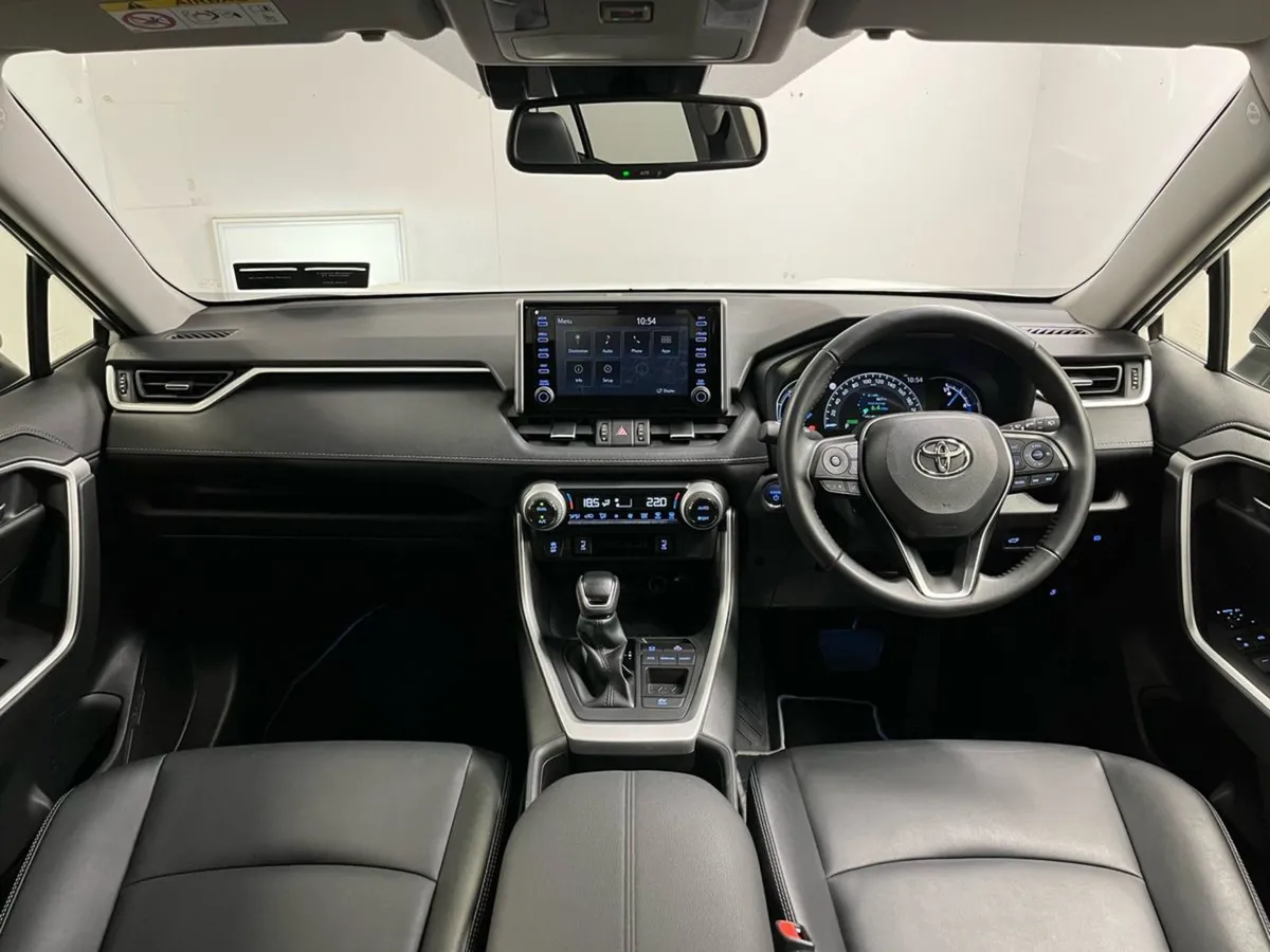 Toyota Rav4 Sol 2.5 Hybrid - Reversing Camera - S - Image 4