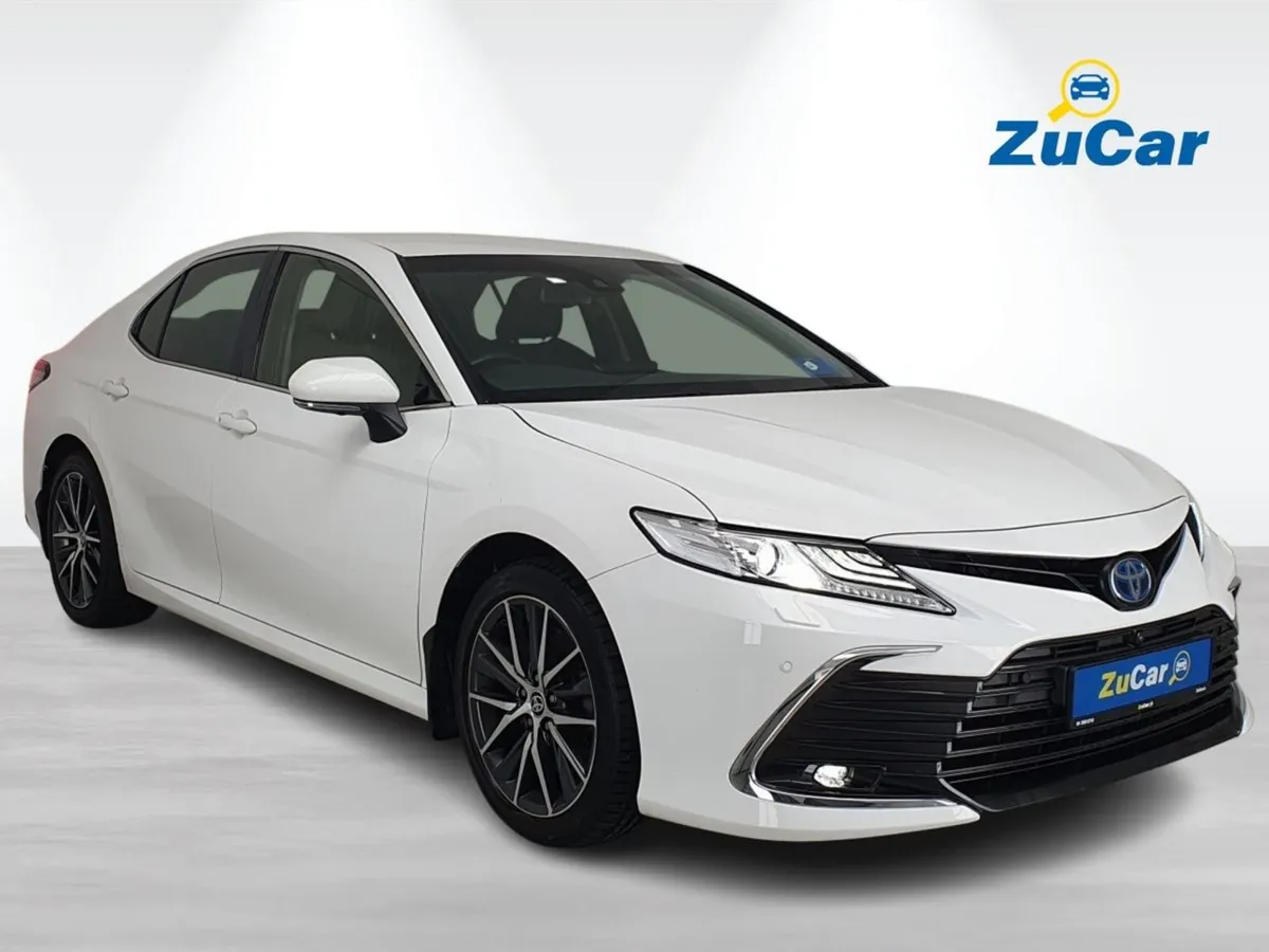Toyota Camry  46 2.5 Camry Hybrid Platinum Edition - Image 1