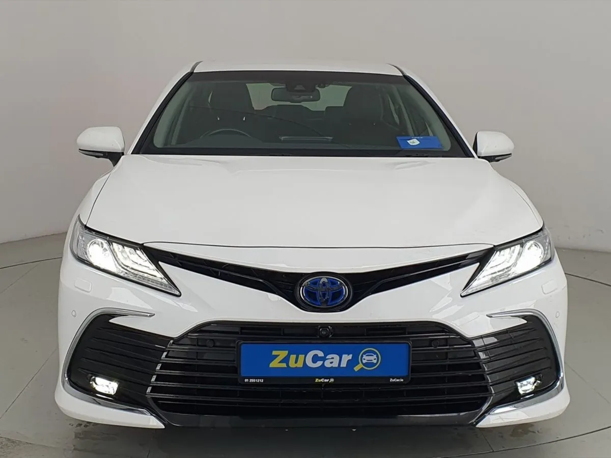 Toyota Camry  46 2.5 Camry Hybrid Platinum Edition - Image 3