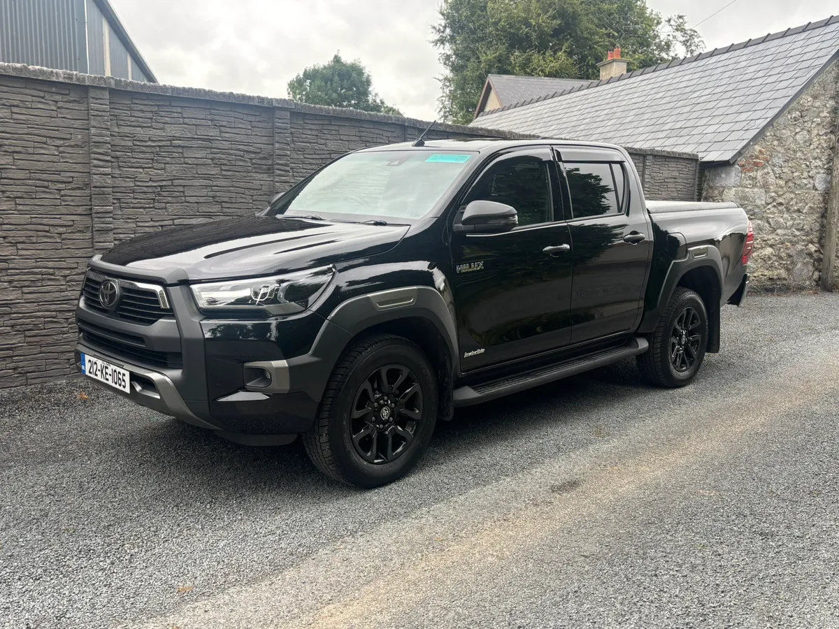 2021 Toyota Hilux Invincible - Image 2