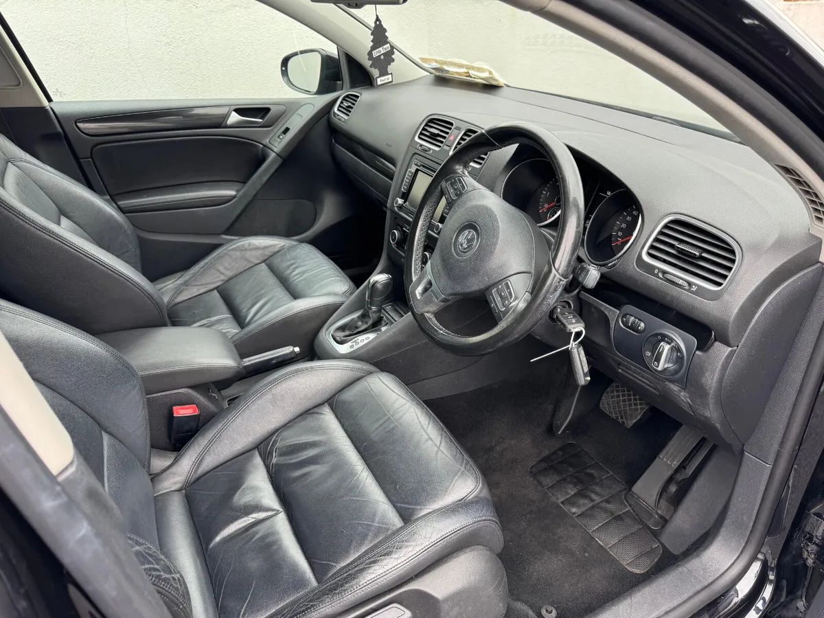 Volkswagen Golf 1.6 D HIGHLINE AUTOMATIC LEATHER - Image 4