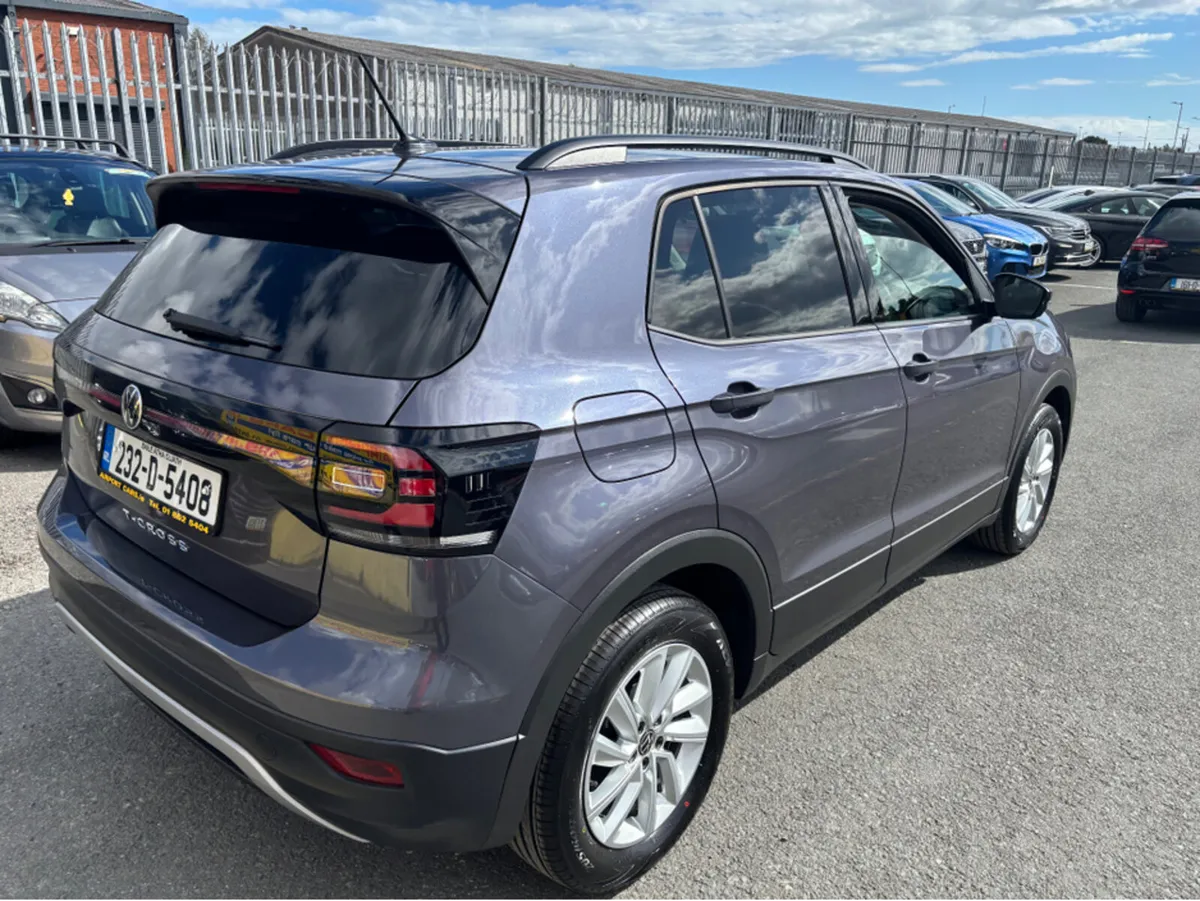 Volkswagen T-Cross LIFE 1.0 TSI M MANUAL 5SPEED 95 - Image 2