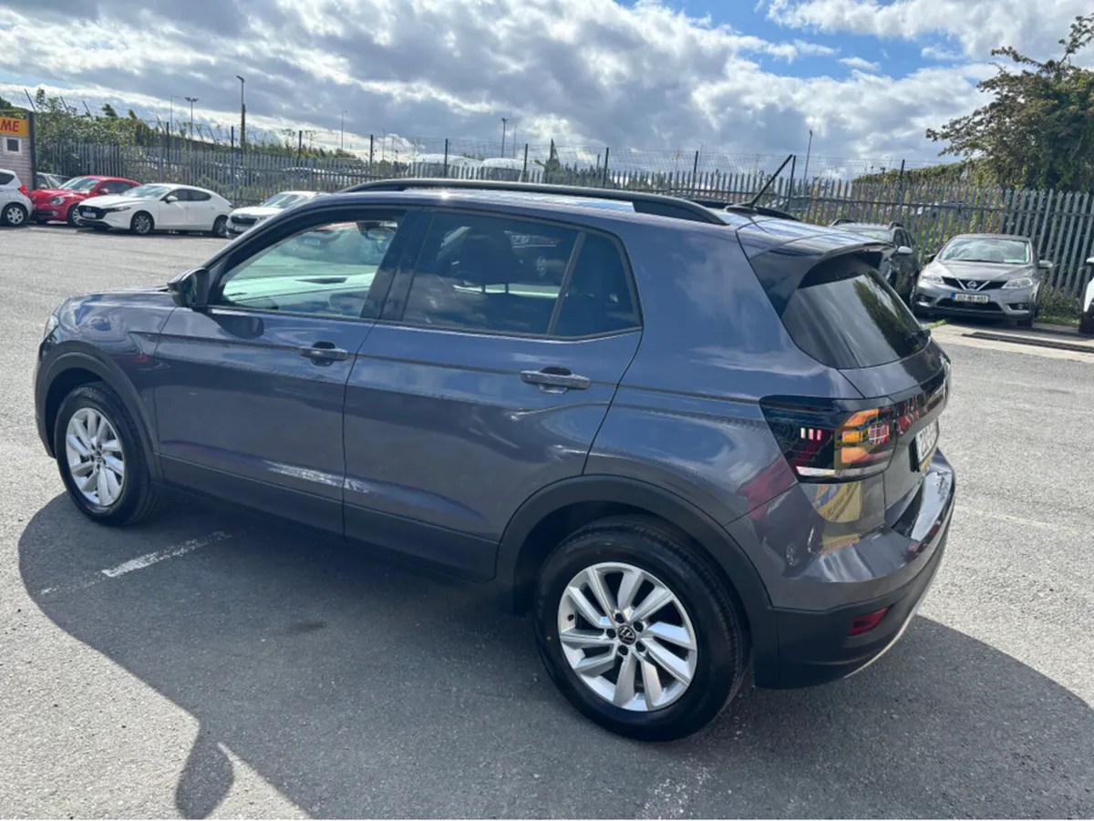 Volkswagen T-Cross LIFE 1.0 TSI M MANUAL 5SPEED 95 - Image 4