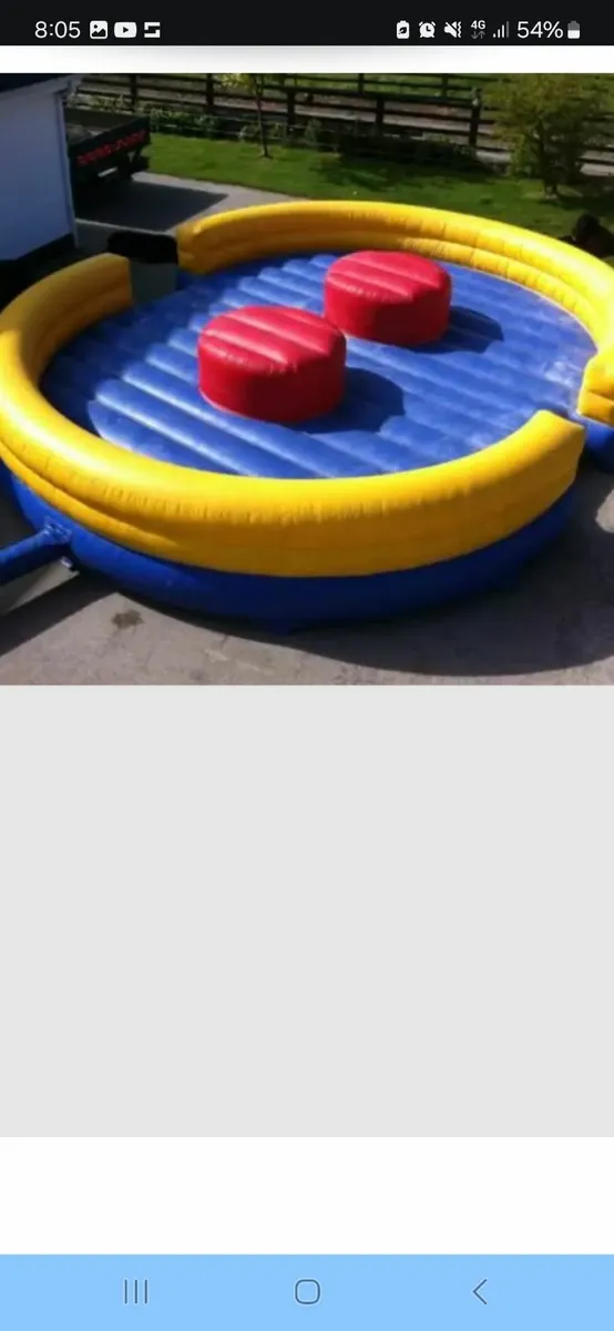 Bouncy castle - Image 2