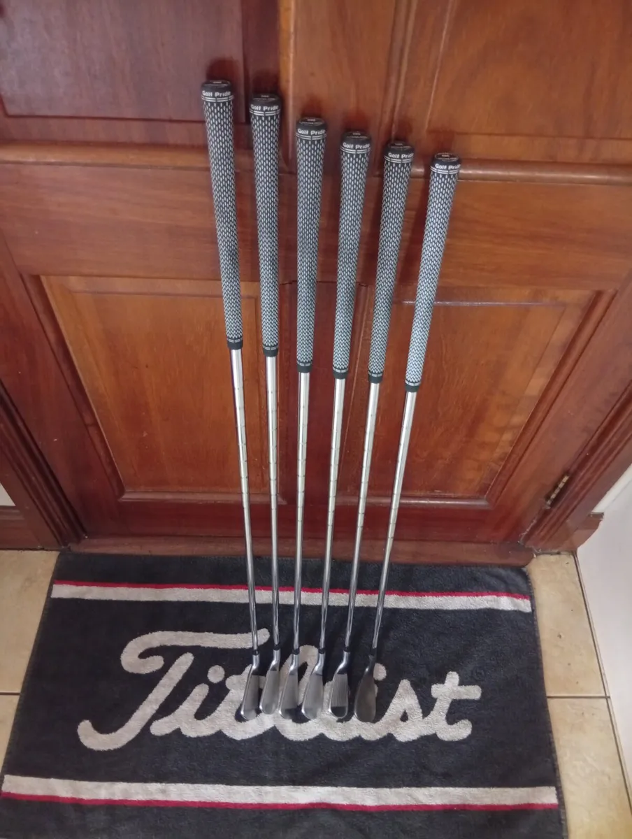 Titleist T100 5-9 Iron + 46 Deg Vokey Nippon Stiff - Image 1