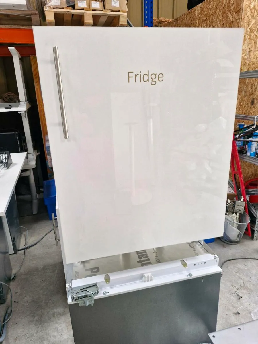 Small fridge - Image 1