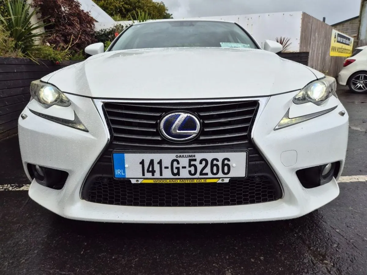 Lexus IS300h 2.5 Hybrid / LUX High Spec / Tax  190 - Image 3
