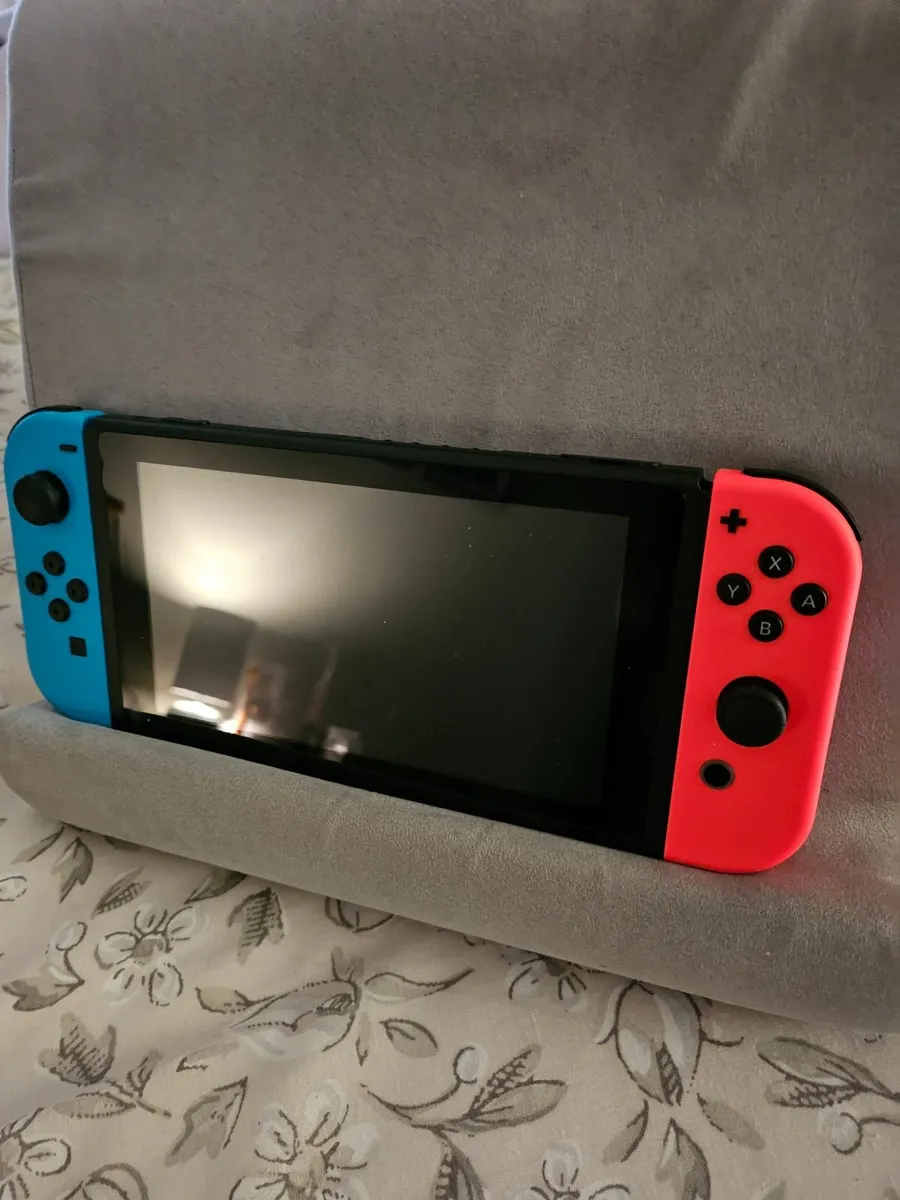 Nintendo switch - Image 1