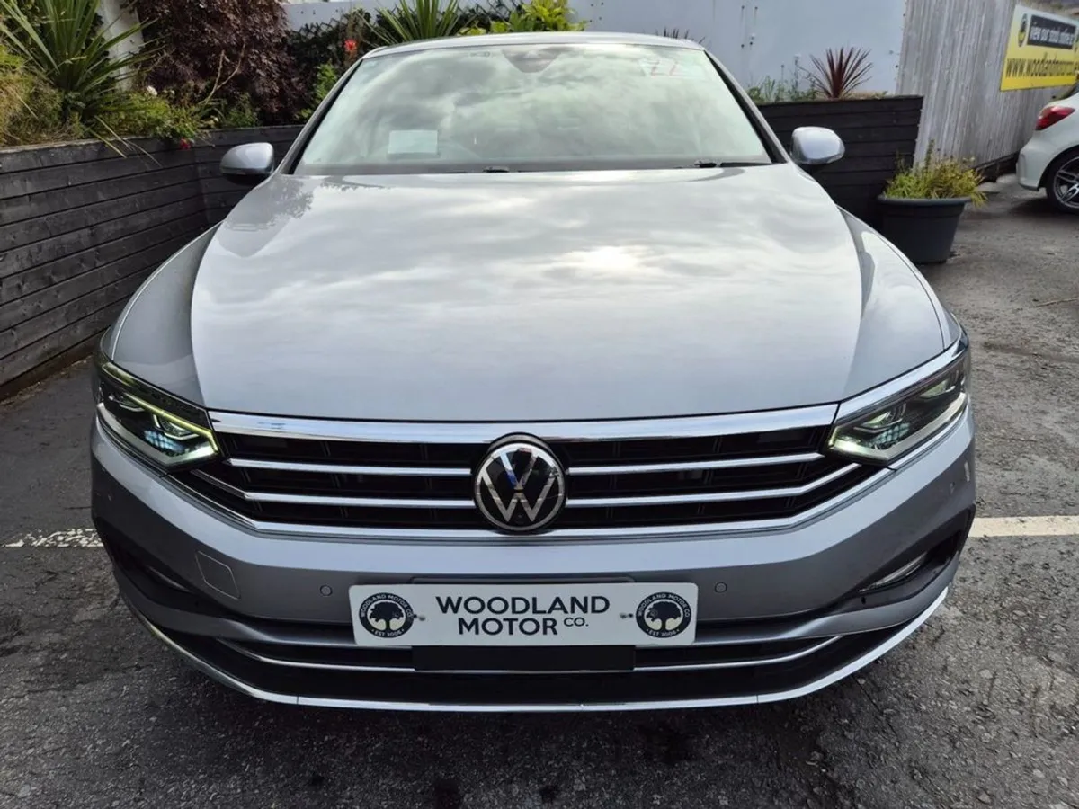 Volkswagen Passat 2.0 TDI Auto / Elegance Advance - Image 4