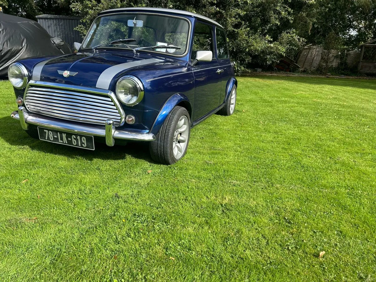 Vintage car - Image 3