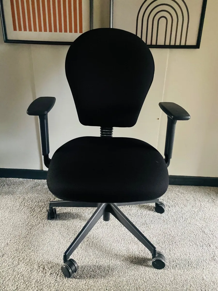 Office chair - Image 1