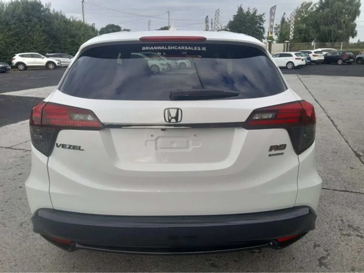 Honda Vezel Hybird Automatic - Image 3