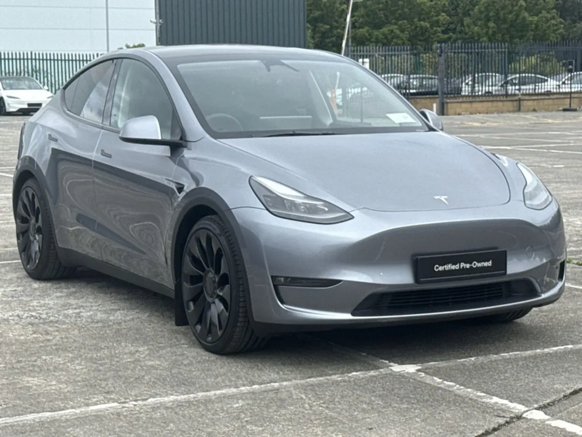 Tesla Model Y Performance All-wheel Drive  3 Mont - Image 4