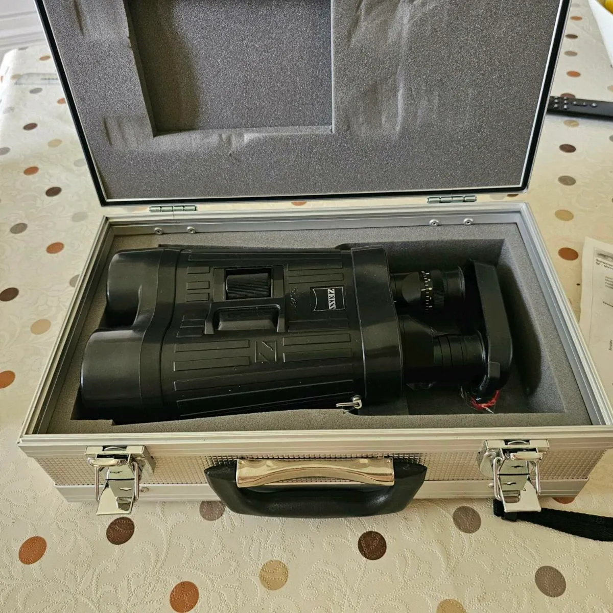 Zeiss 20 x 60s Binoculars - Image 1