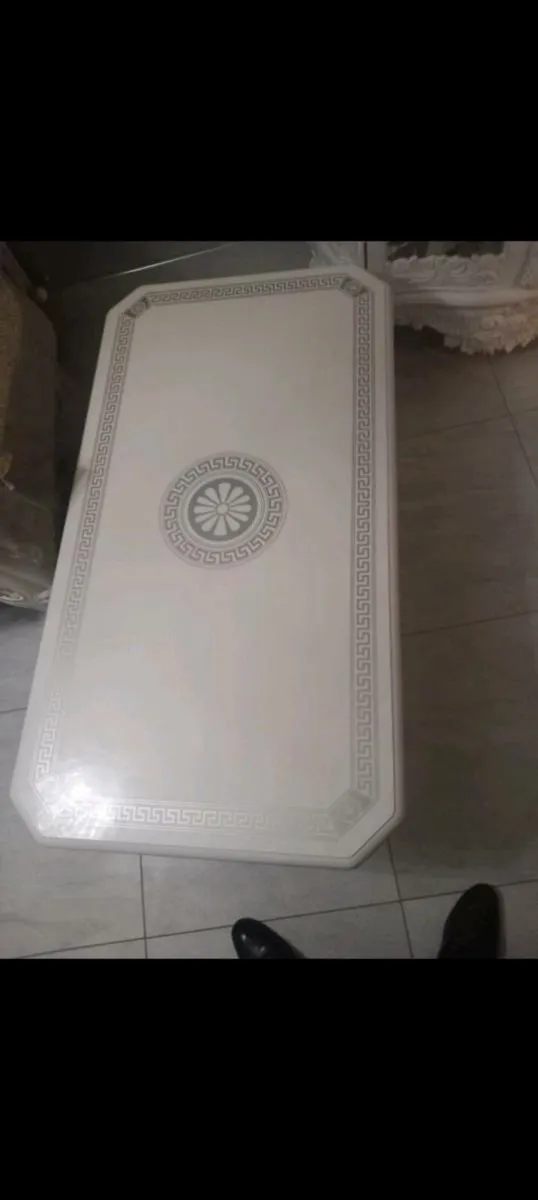 Coffee table - Image 1