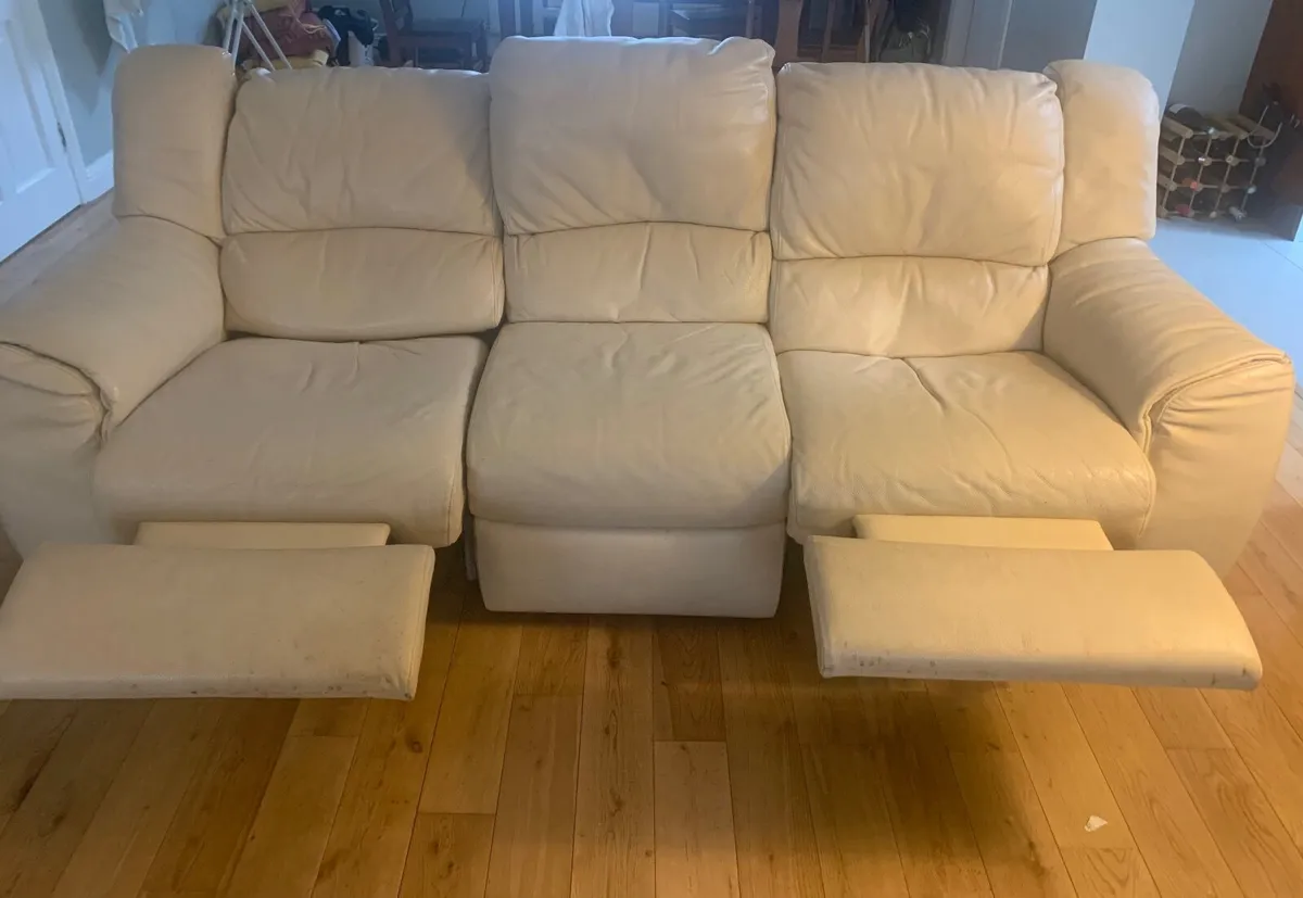 Leather recliner sofa - Image 1