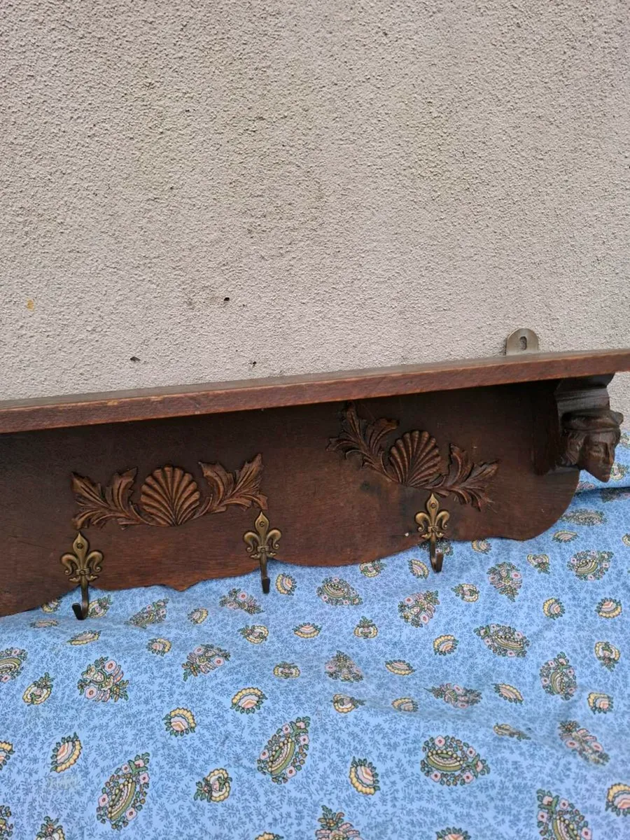 Lovely wood sculpted coat holder firm price - Image 3
