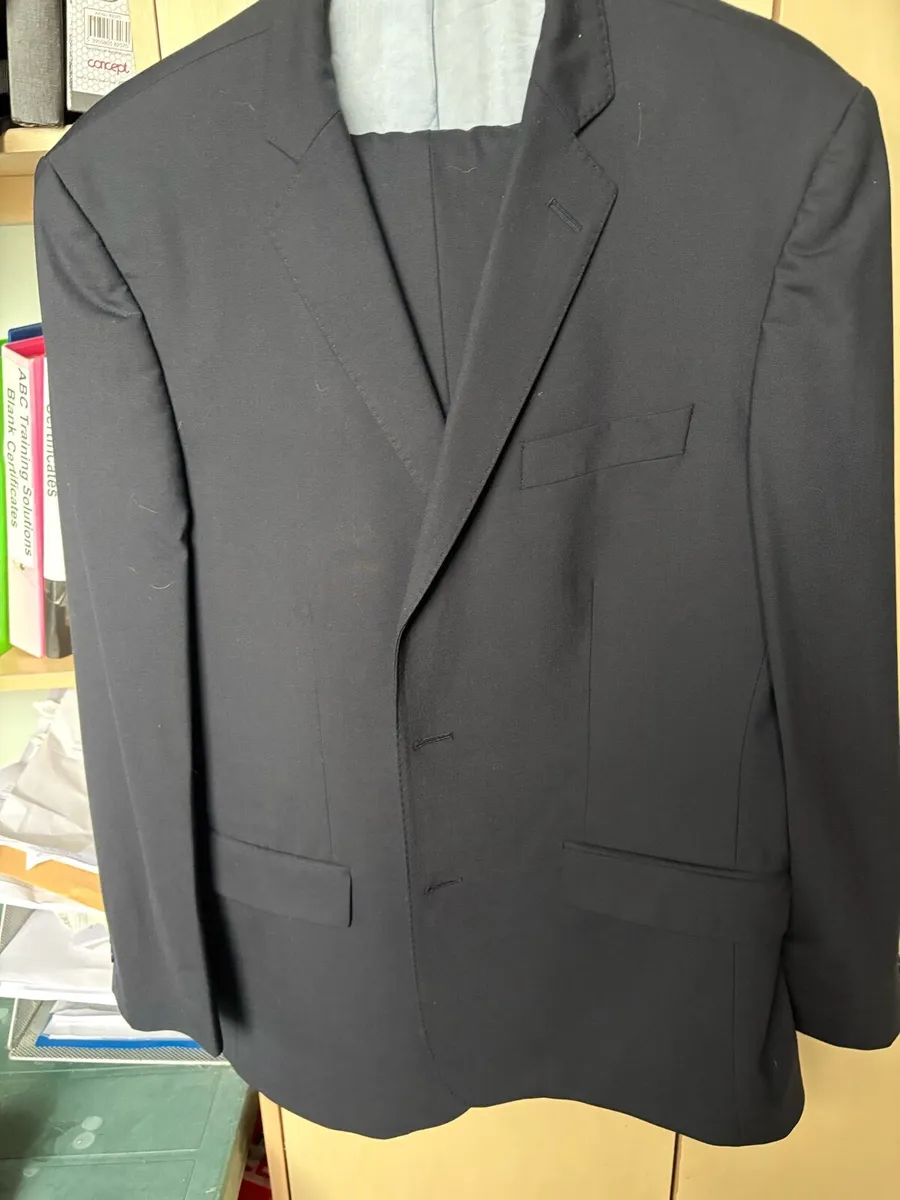 Mans Navy Magee suit 2 Piece - Image 1