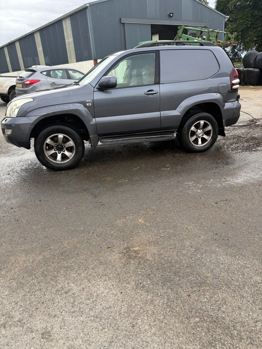 Toyota Land Cruiser 2006 - Image 3