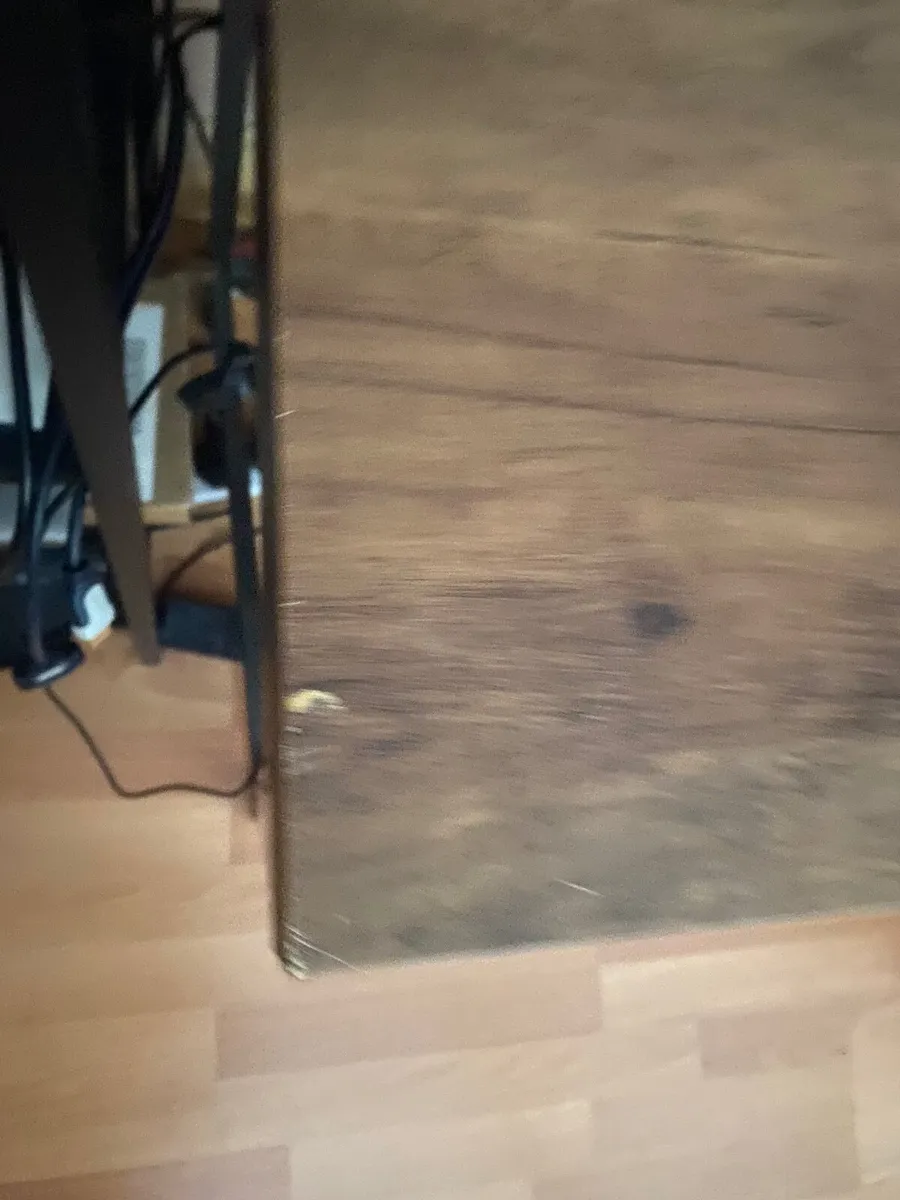 Office table - Image 4