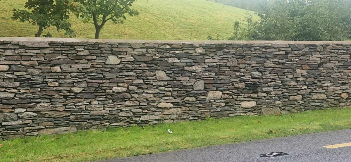 Building stone - Image 1