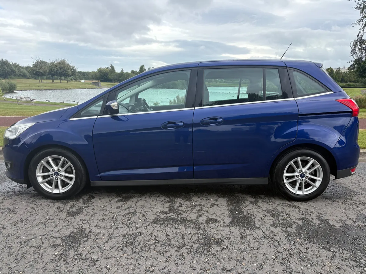 LOW MILEAGE ZETEC WITH HIGH SPEC - Image 4