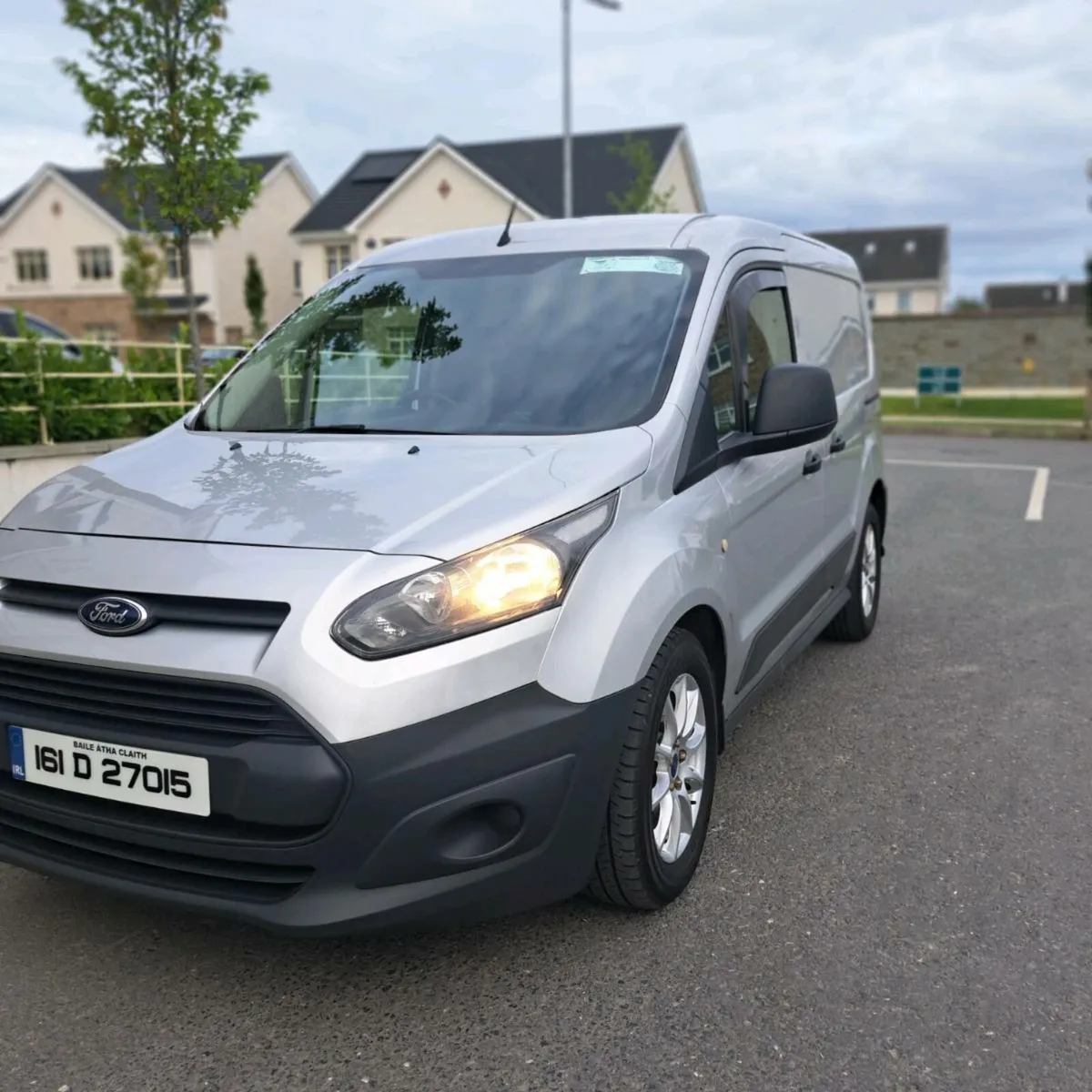 3 seater transit connect New Test and tax - Image 1