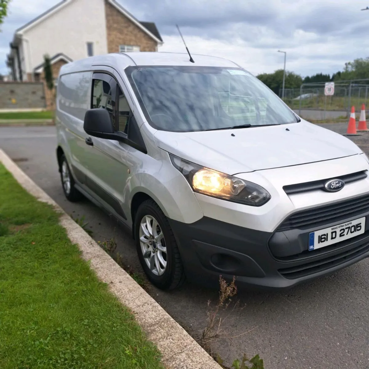 3 seater transit connect New Test and tax - Image 2