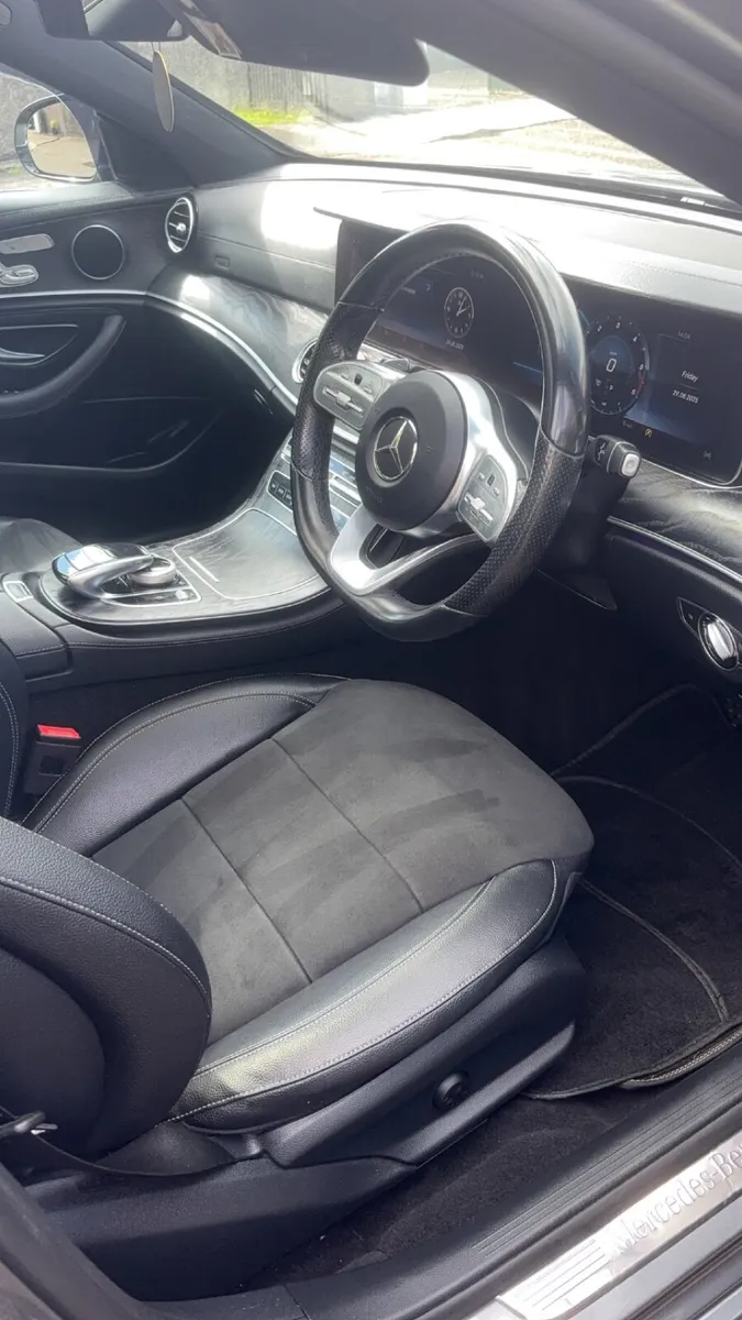 Mercedes-Benz E-Class 2019 - Image 2