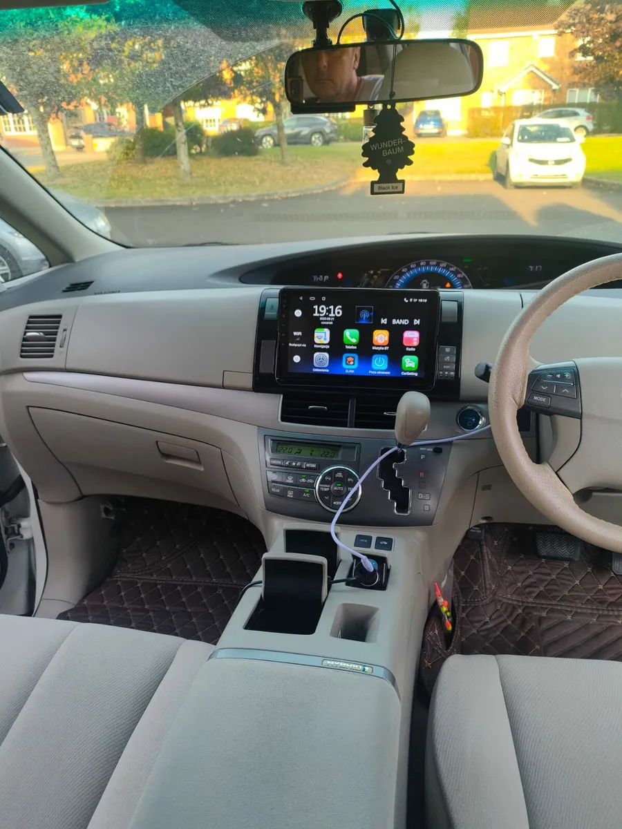 Toyota Estima - Image 3