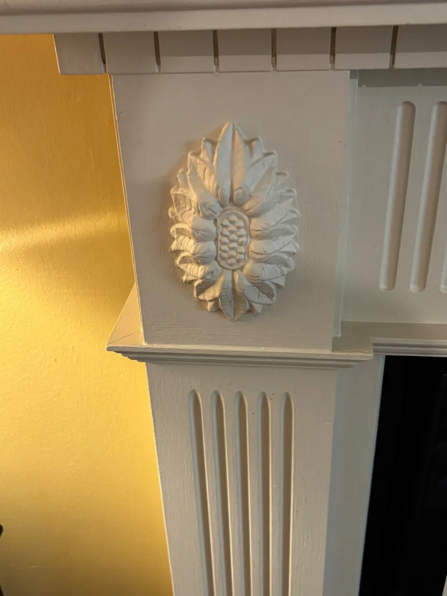 Painted fireplace, cast iron inset & slate hearth - Image 3