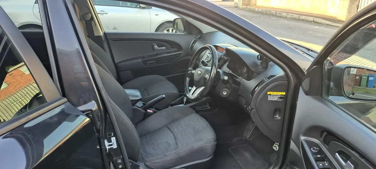 Kia Ceed 2011 - Image 1