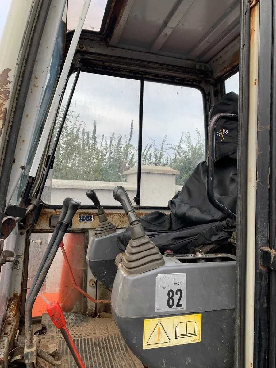 kubota 4.5 ton digger - Image 3