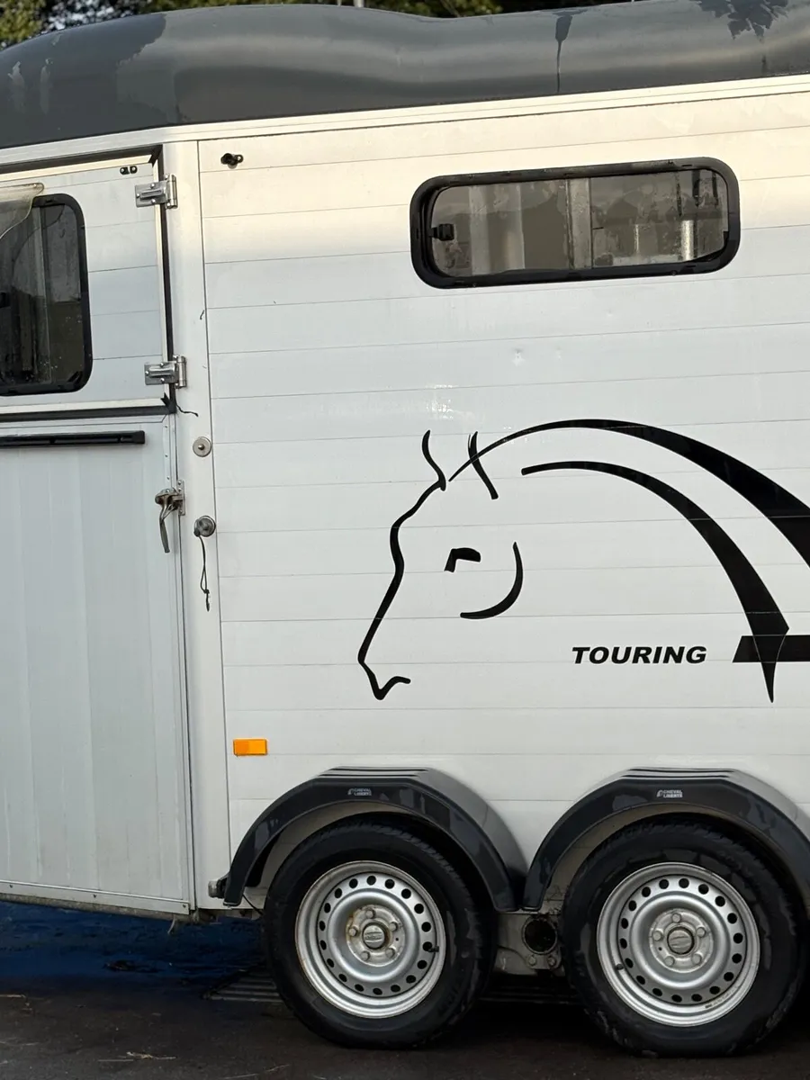 Horse Box - Image 1