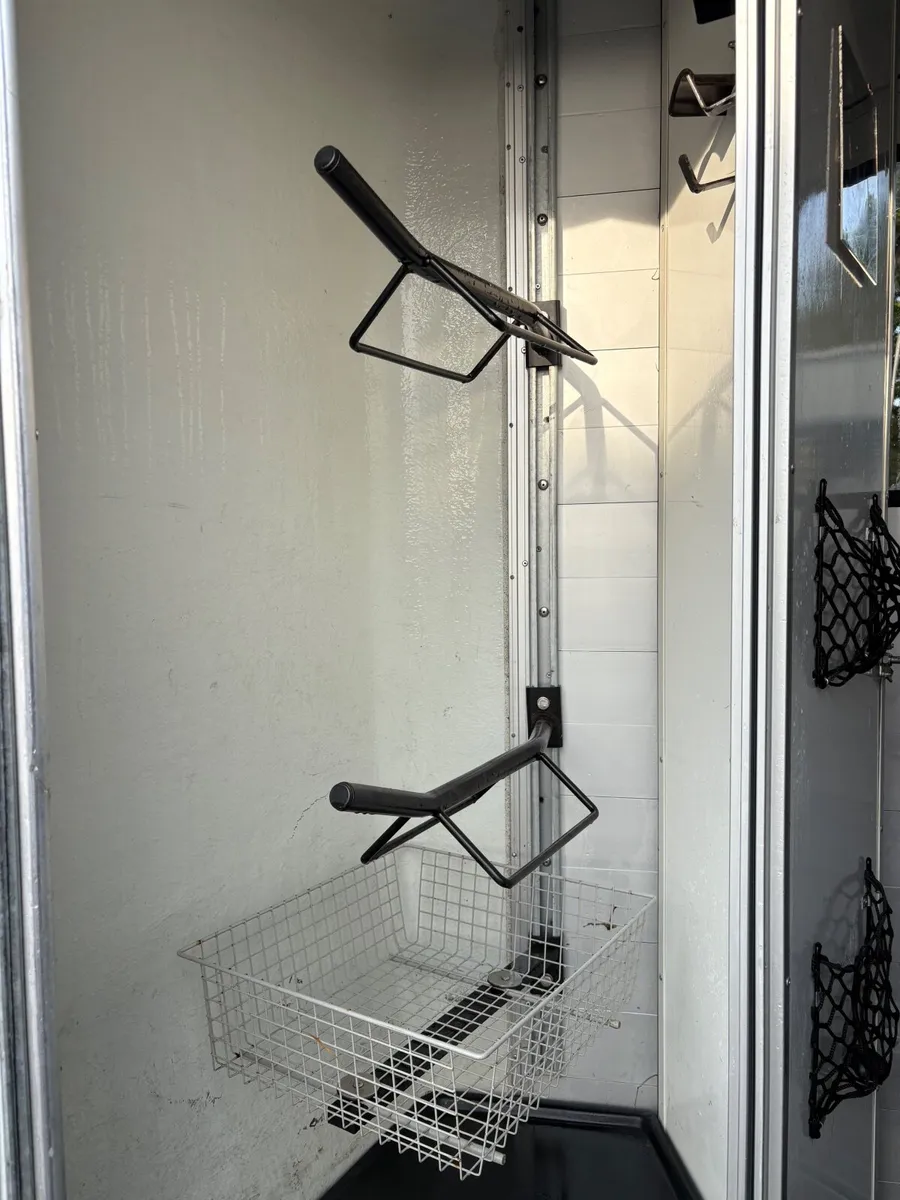 Horse Box - Image 4