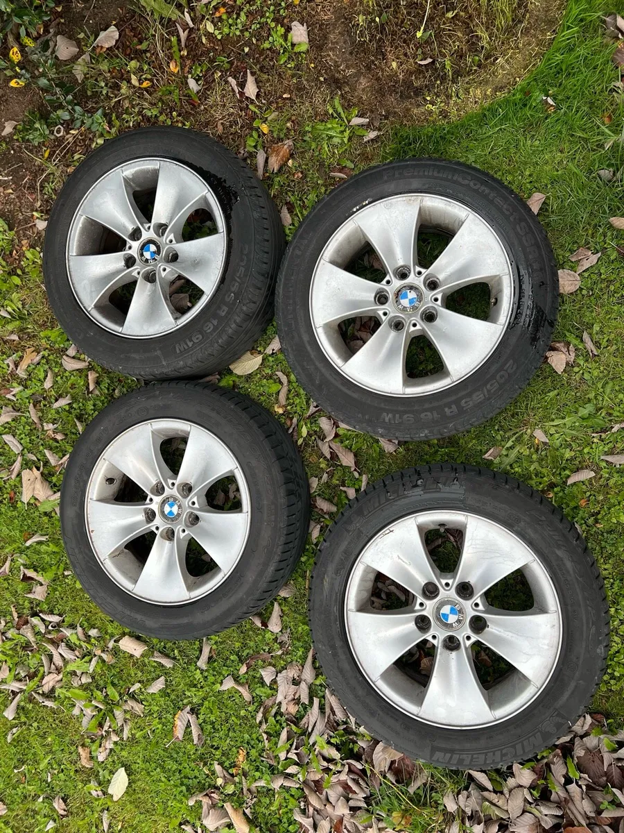 No kerb marks, no cracks - Image 1