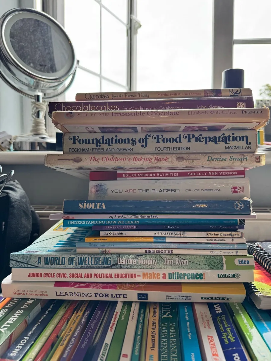 Books - Image 4