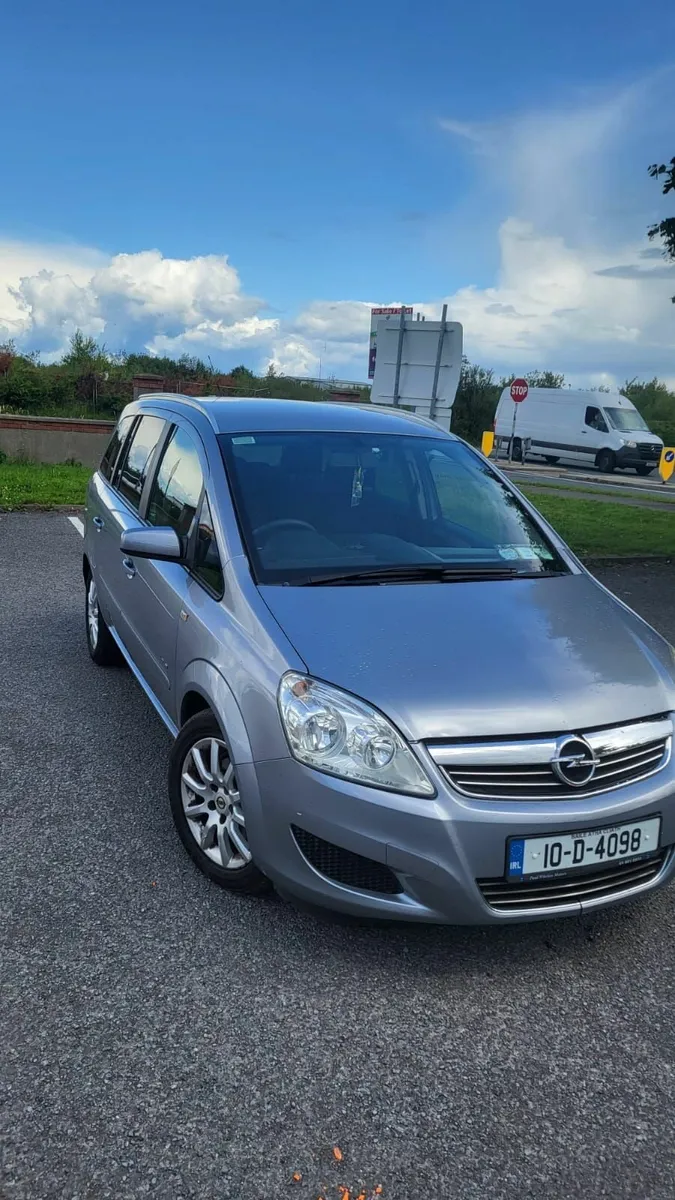 Opel Zafira 2010 7seater - Image 1