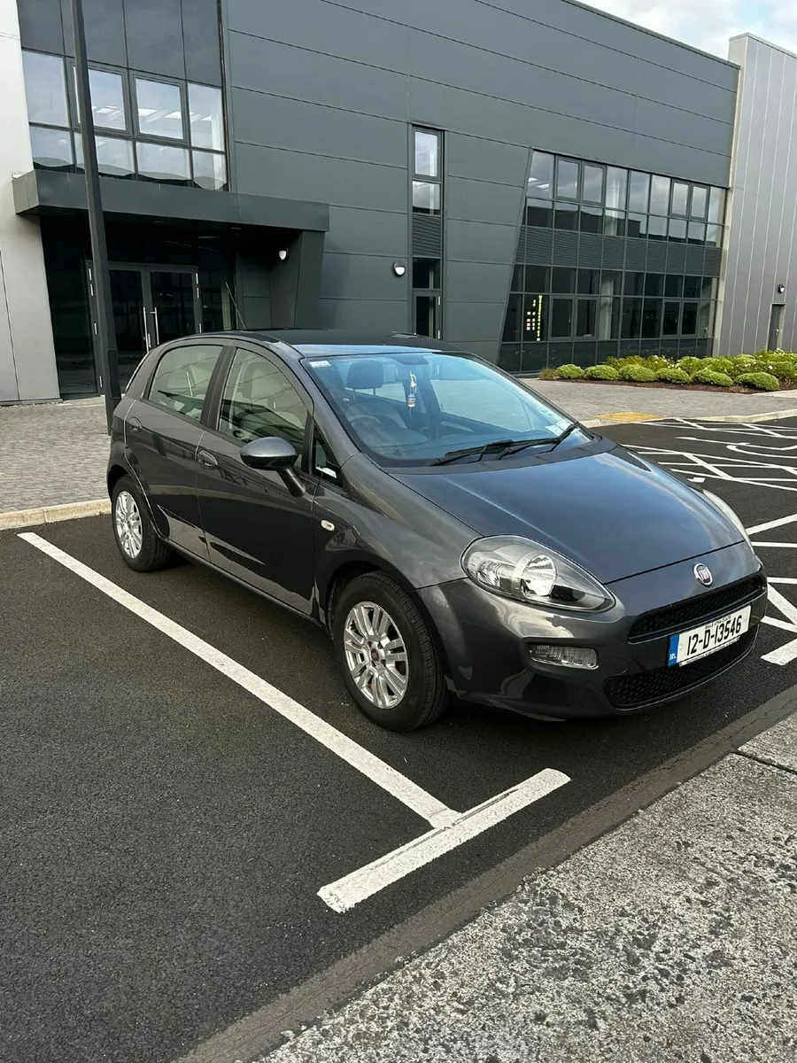 Fiat Punto 2012 66,500 km excellent condition - Image 1