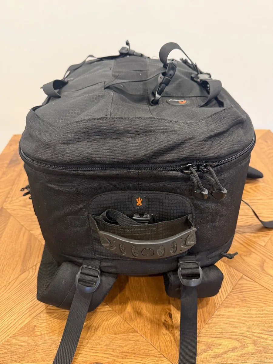 Lowepro Pro Runner 450 AW backpack - Image 3
