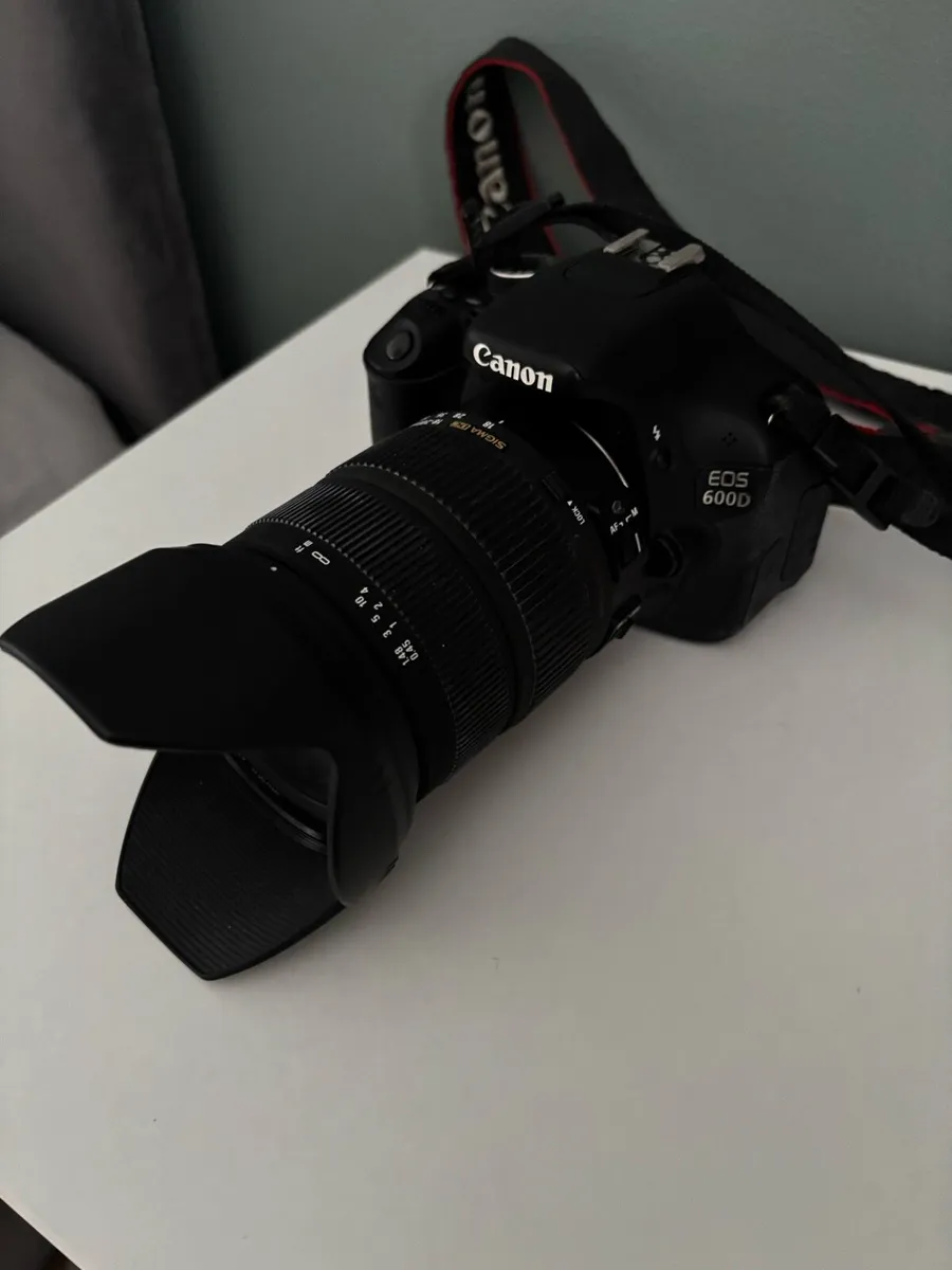 Canon Camera 600D - Image 1