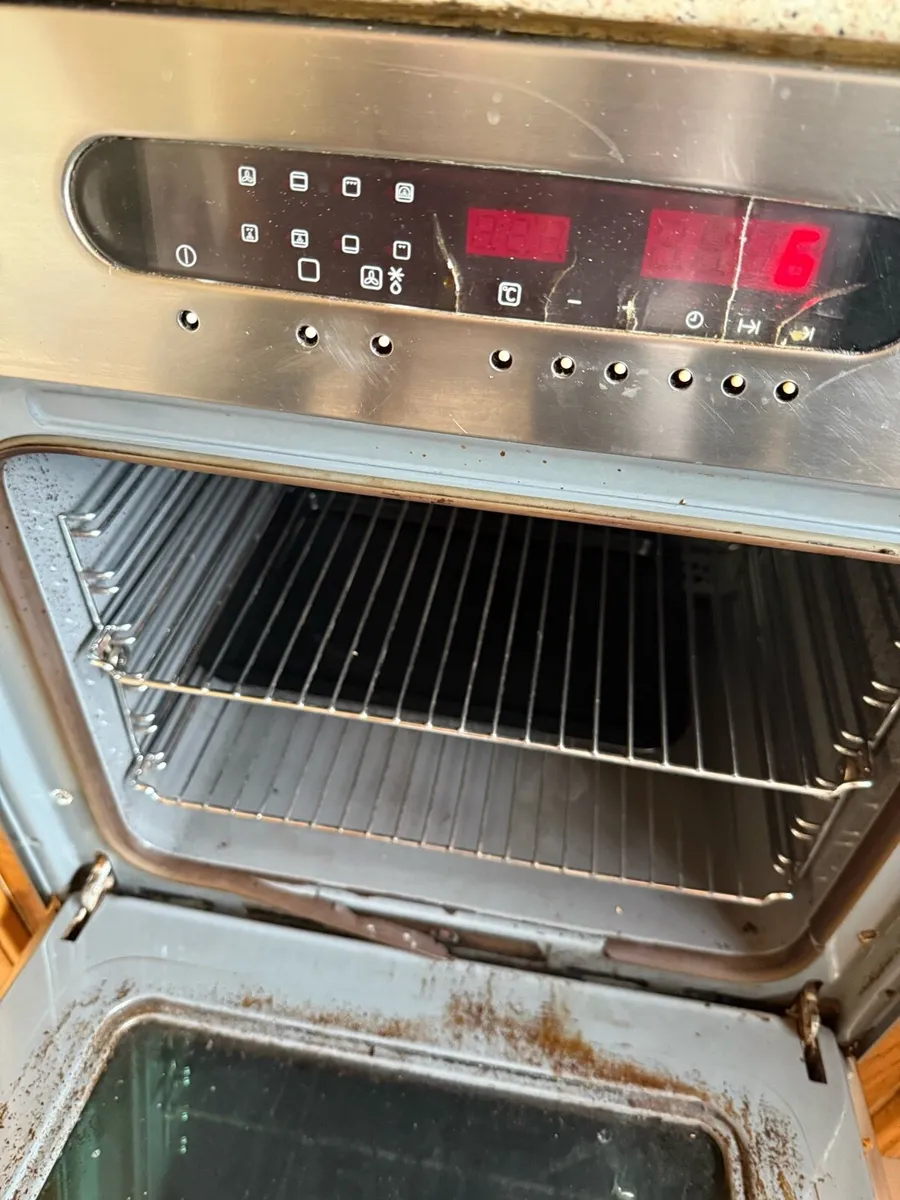 Electric oven - Image 1