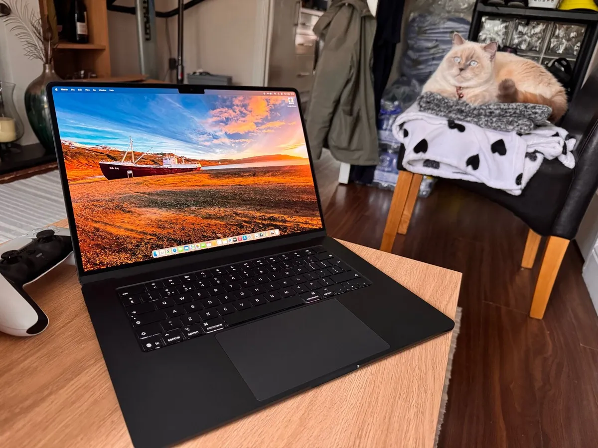 Macbook Air M4, 15 inch, 16 gb, 512 SSD - Image 2