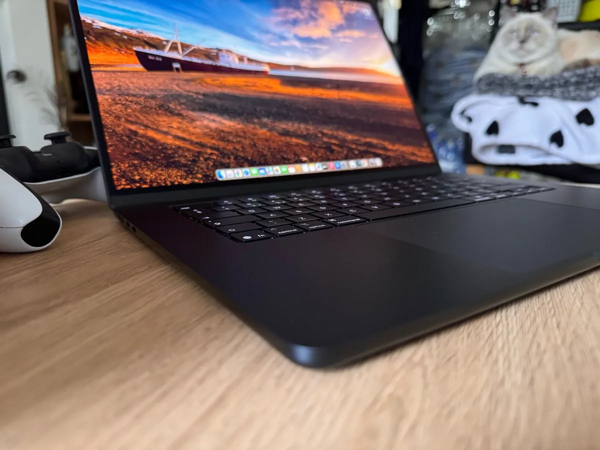 Macbook Air M4, 15 inch, 16 gb, 512 SSD - Image 3