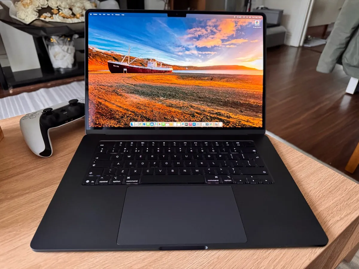 Macbook Air M4, 15 inch, 16 gb, 512 SSD - Image 1