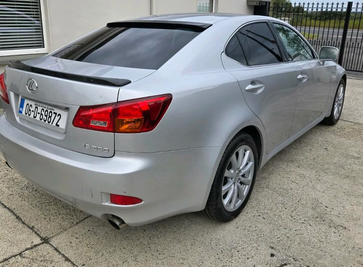 Lexus is 250 - Image 3