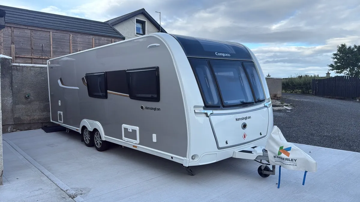 Touring caravan compass Kensington special edition - Image 1