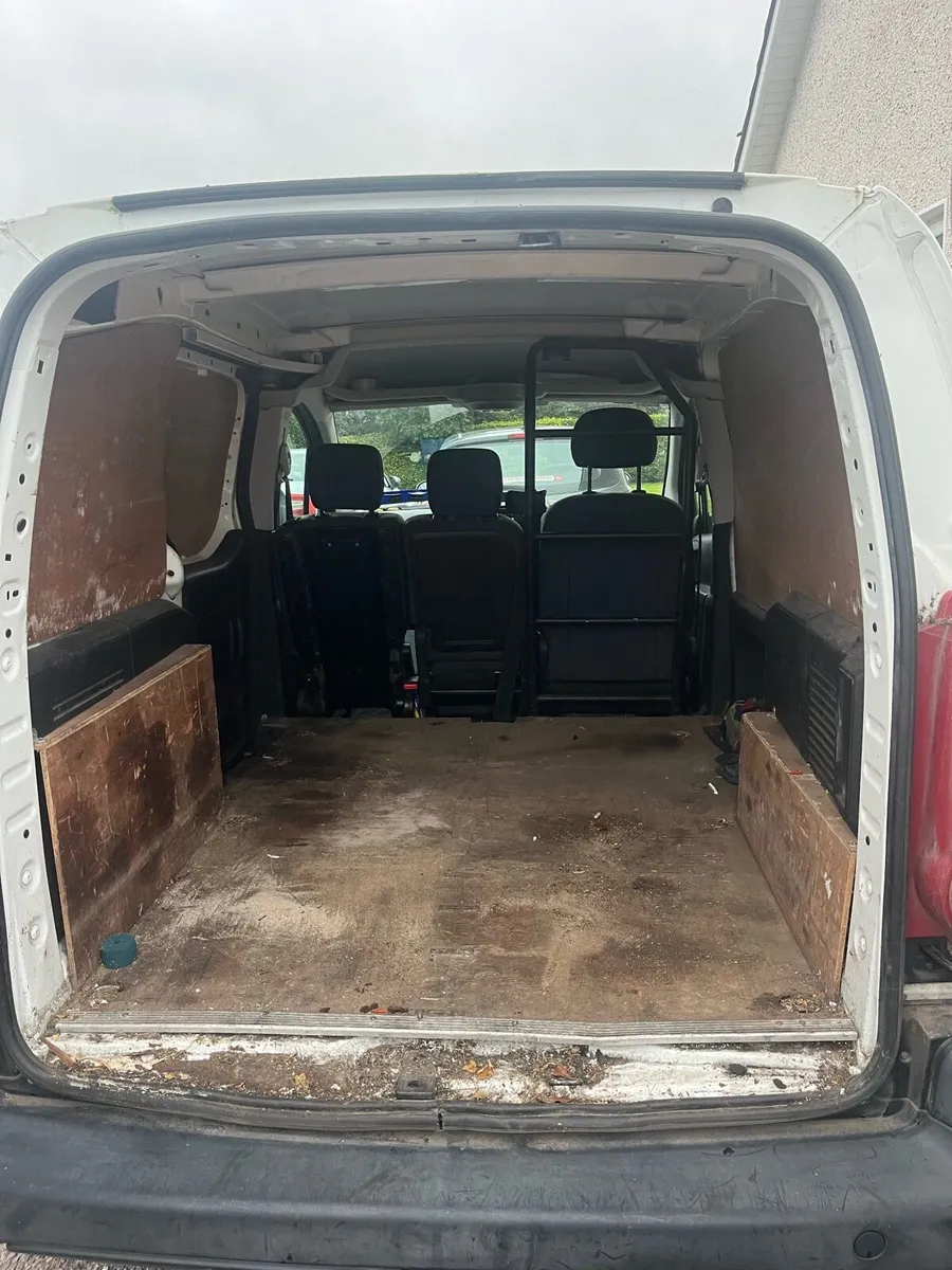 White Peugeot Van - Image 4