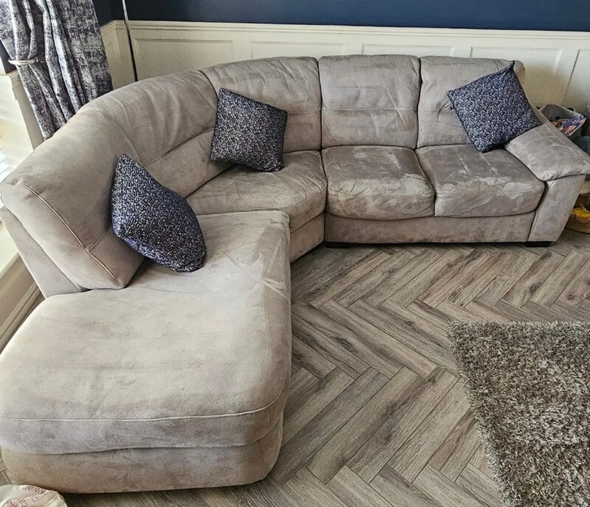 Couch - Image 3